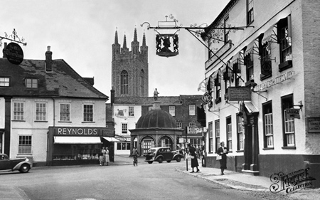 Bungay, Old Market Place 1957.  (Neg. B617037)  © Copyright The Francis Frith Collection 2008. http://www.francisfrith.com