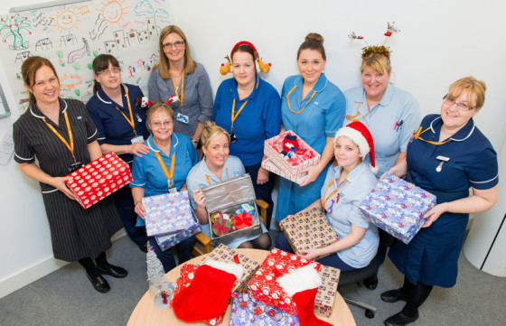 Community-NHS-staff-prepare-presents-for-patients