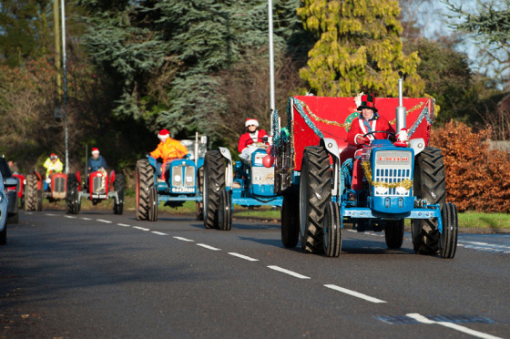 The-tractor-convoy-rolls-into-town