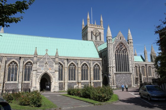 Great Yarmouth Minster and its graveyard are the setting for The Graveyard Walk