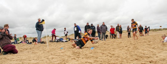 Southwold-Rugby-training-at-the-beach-2