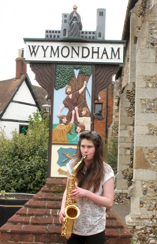 Lauren-Nesbitt_Wymondham-town-Busking-Day