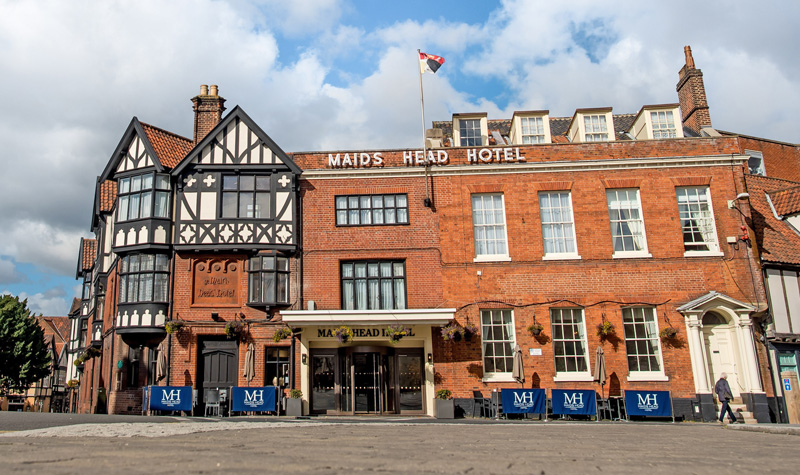Maids Head Hotel in Tombland